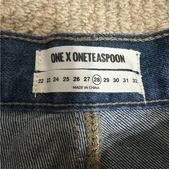 One by one teaspoon Hawks relaxed fit high rise twisted cuff hem size 28 shorts - Picture 7 of 7